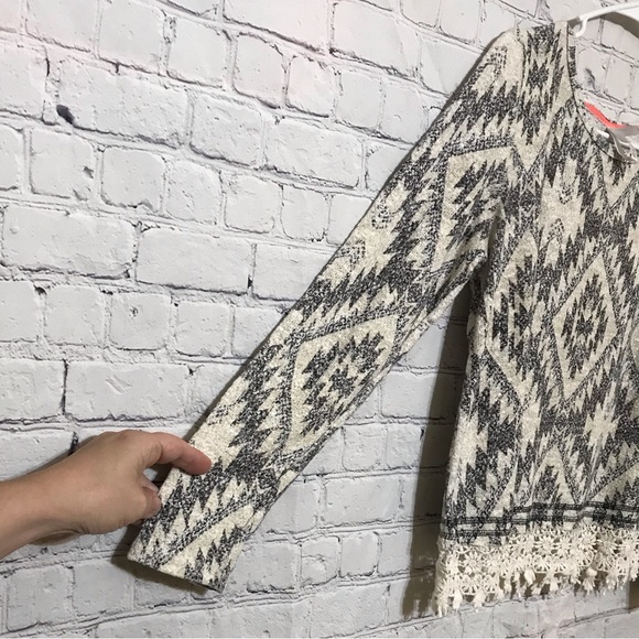 Diamond Knit Top with Lace - Picture 2 of 8